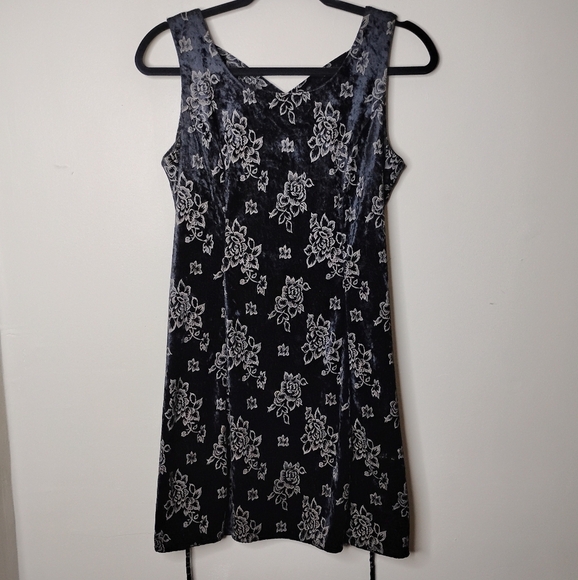 Vintage 90s DBY Velvet Mini Dress Size S Y2K Floral Whimsigoth - Picture 6 of 8